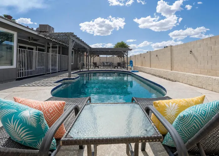 Private Heated Pool Perfect For Groups *